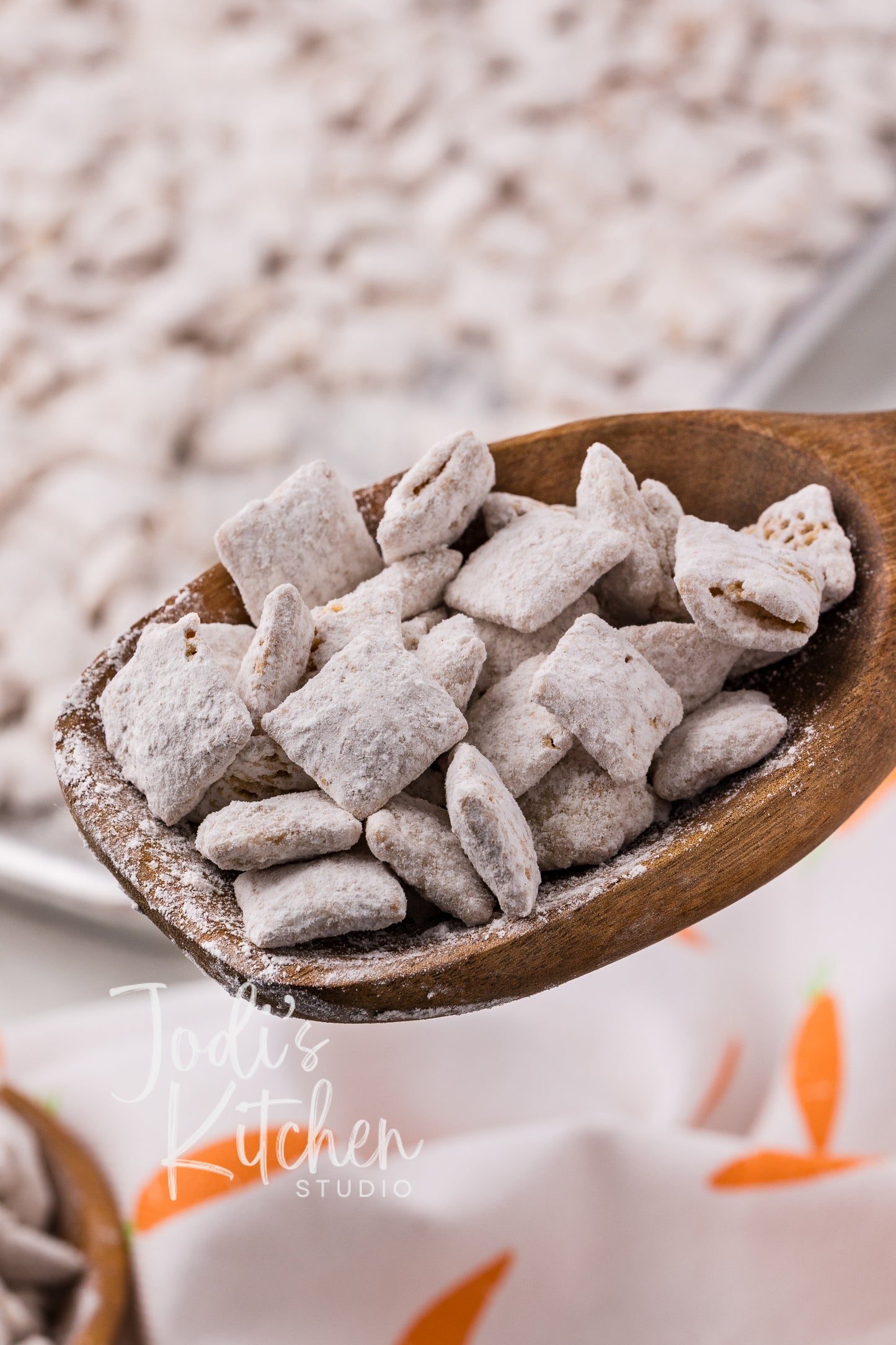 Carrot Cake Muddy Buddies
