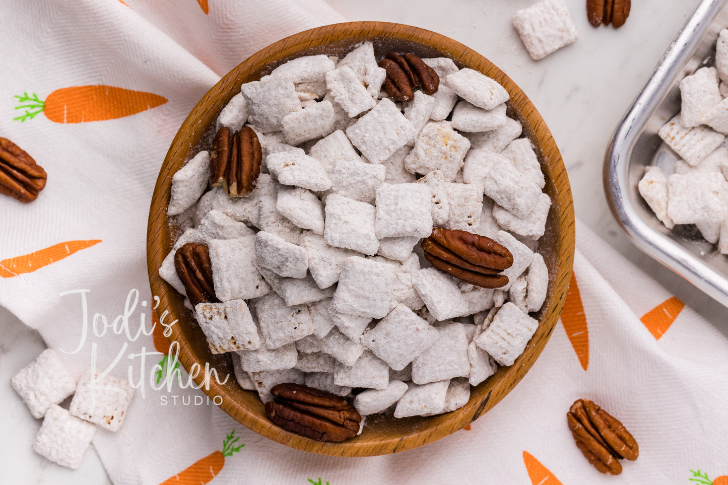 Carrot Cake Muddy Buddies