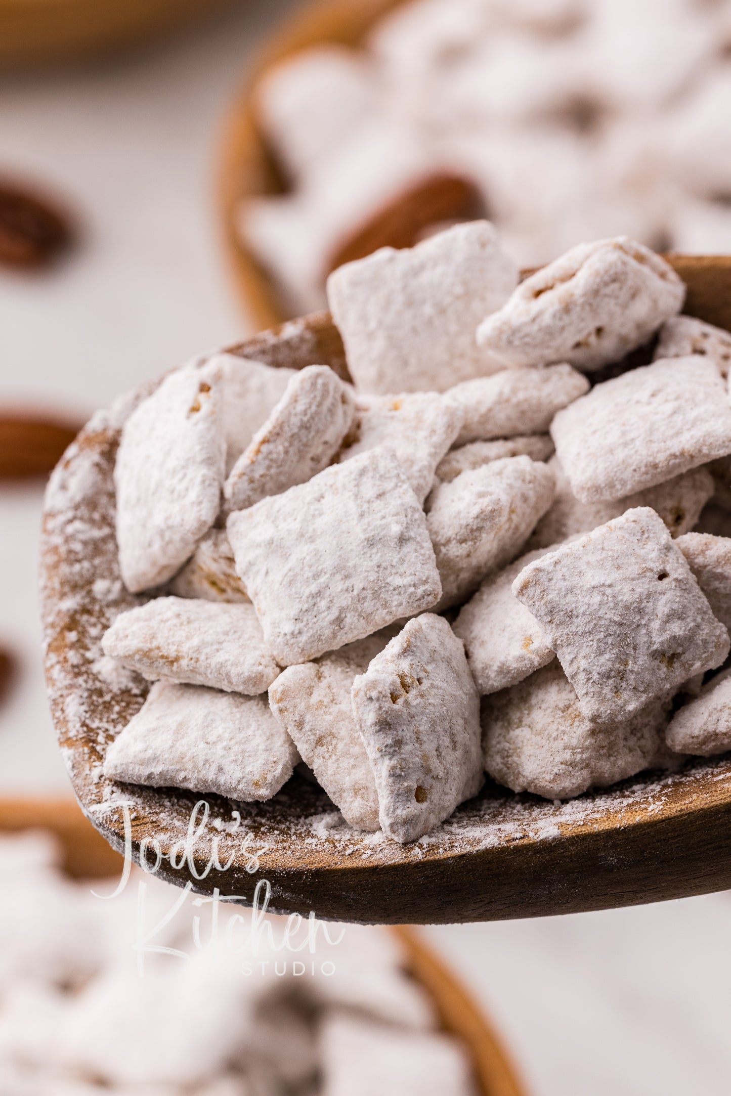 Carrot Cake Muddy Buddies