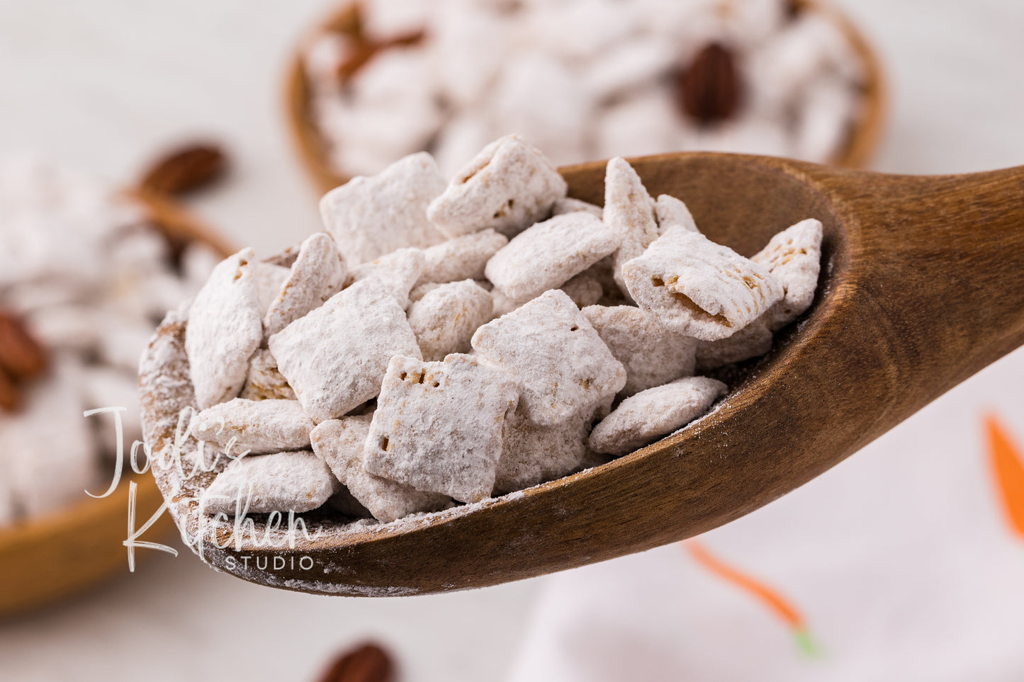 Carrot Cake Muddy Buddies