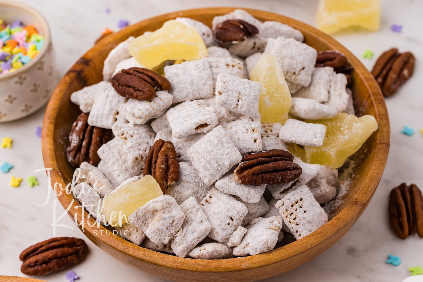 Carrot Cake Muddy Buddies