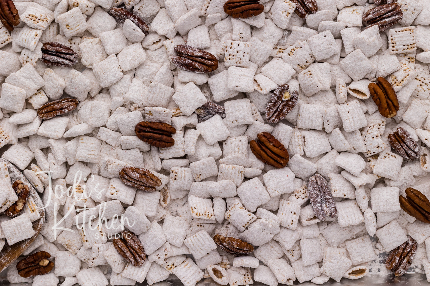 Carrot Cake Muddy Buddies