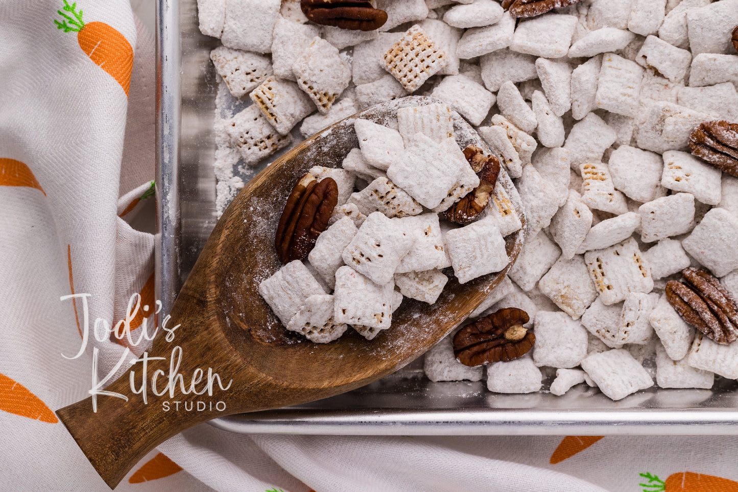 Carrot Cake Muddy Buddies