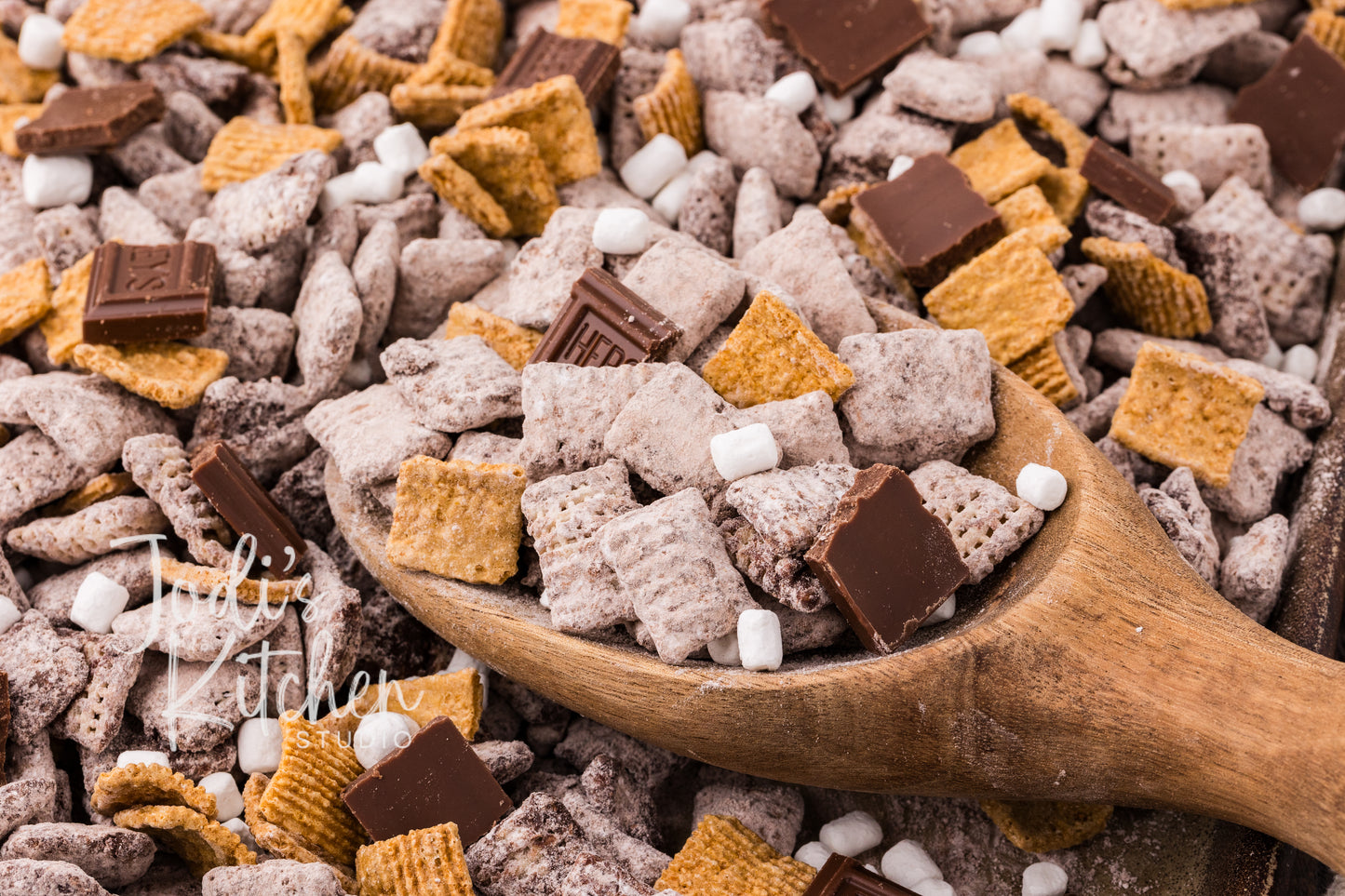 S'mores Muddy Buddies