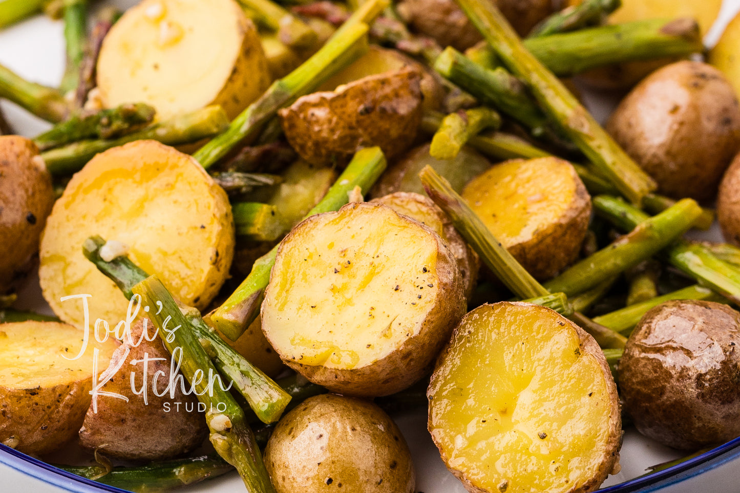 Lemon Garlic Roasted Potatoes & Asparagus
