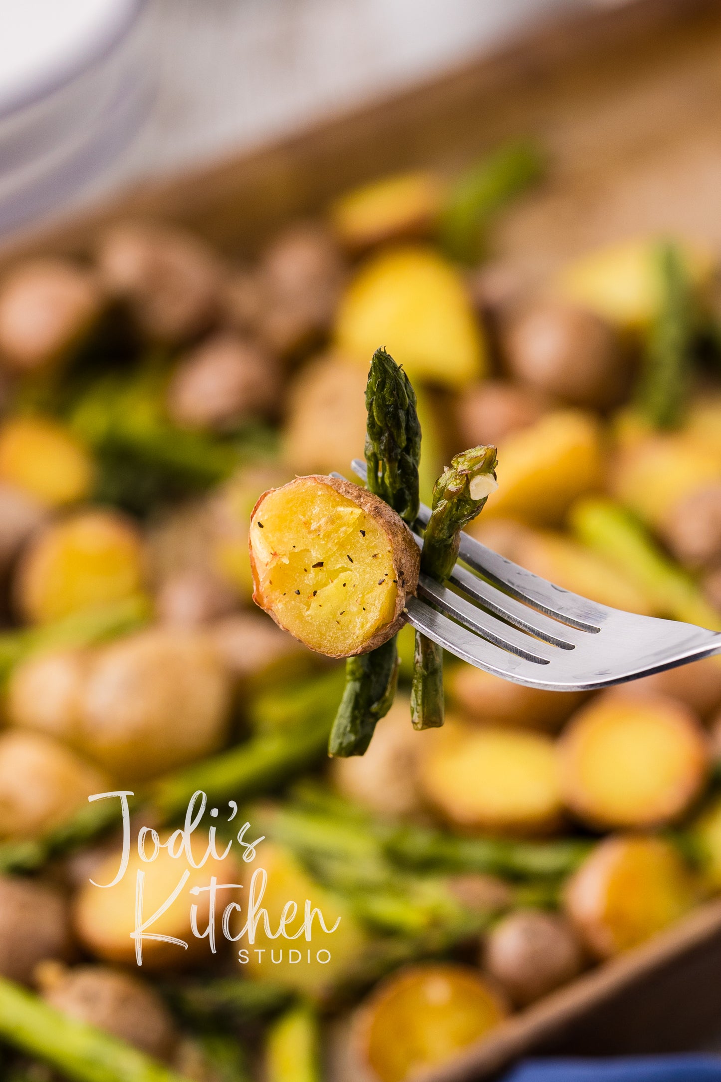 Lemon Garlic Roasted Potatoes & Asparagus