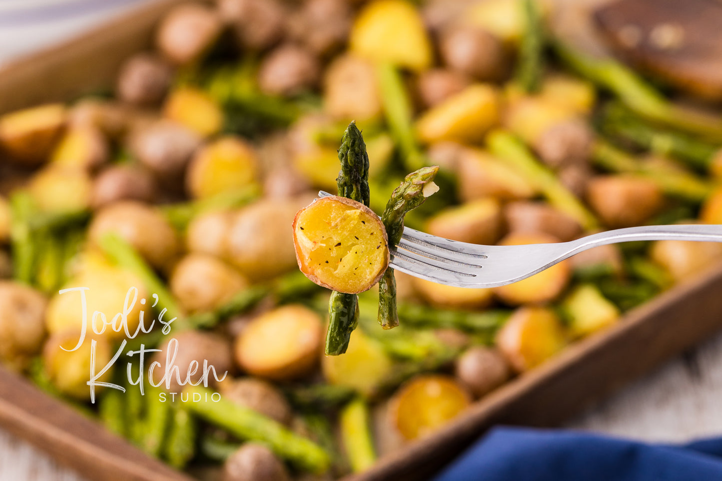 Lemon Garlic Roasted Potatoes & Asparagus
