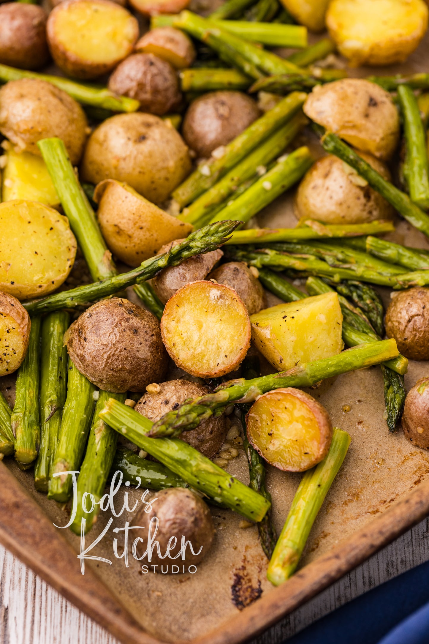 Lemon Garlic Roasted Potatoes & Asparagus