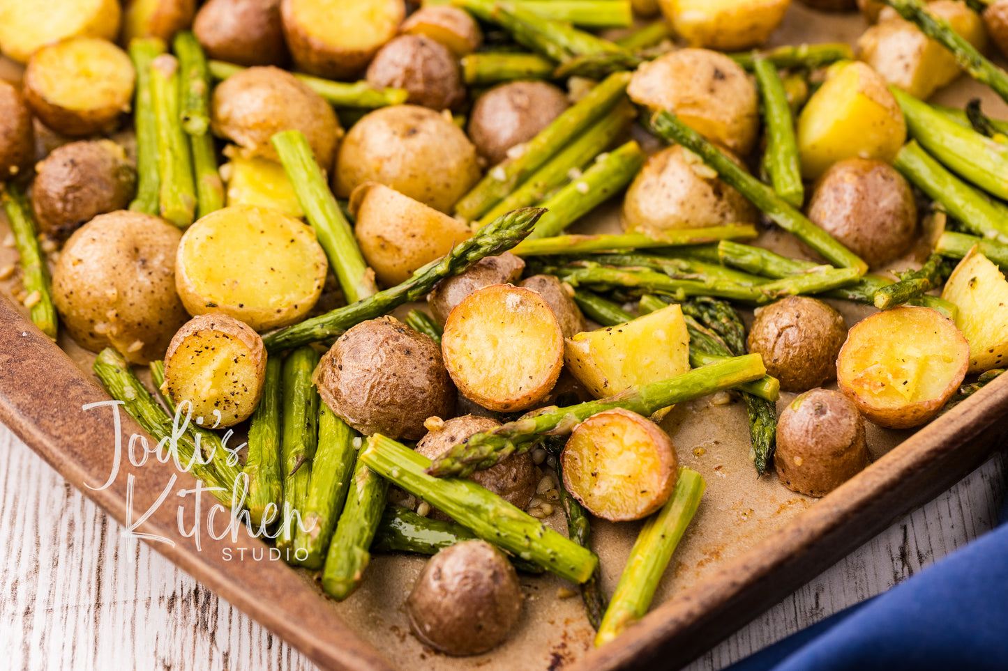 Lemon Garlic Roasted Potatoes & Asparagus