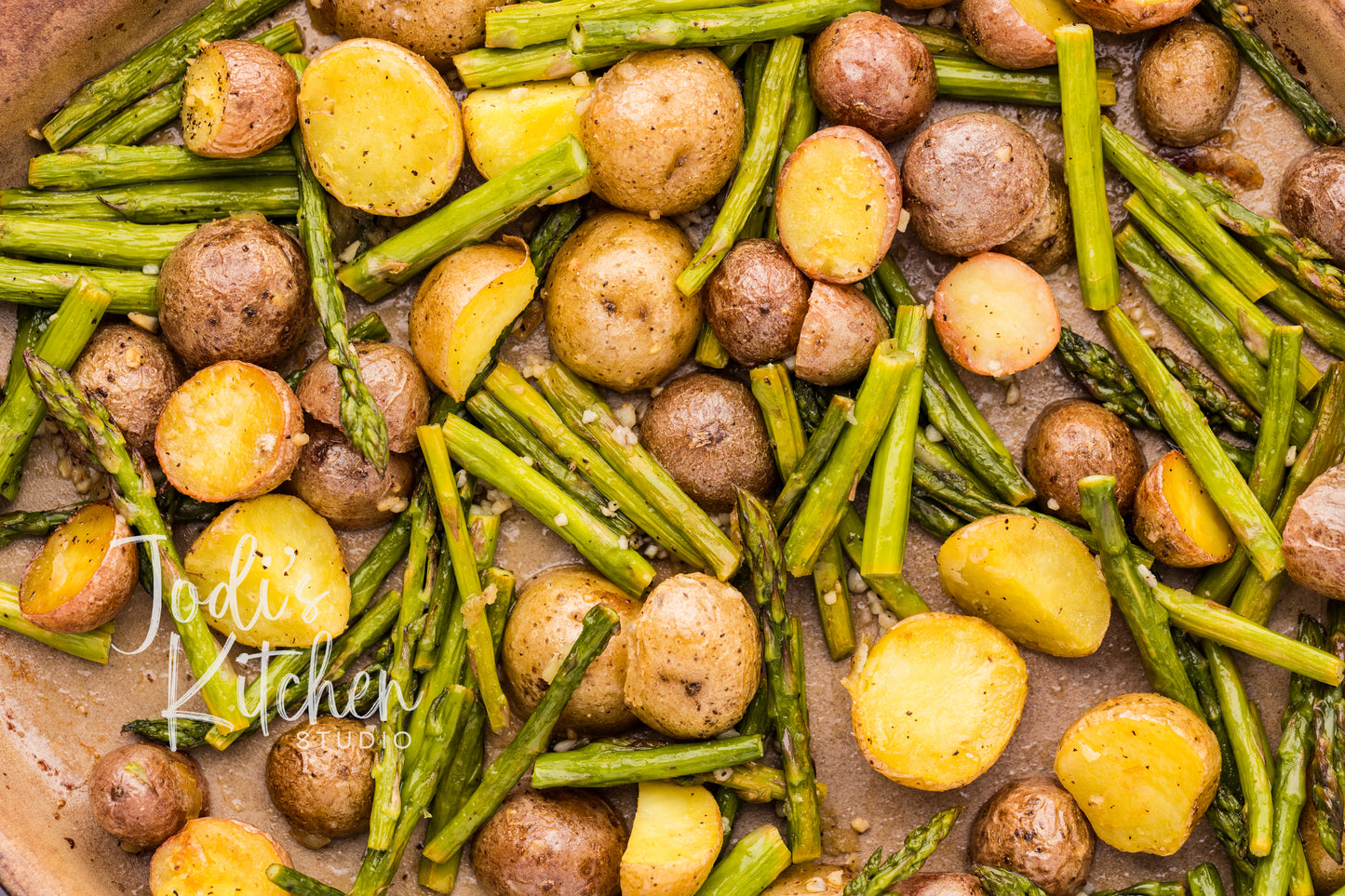 Lemon Garlic Roasted Potatoes & Asparagus