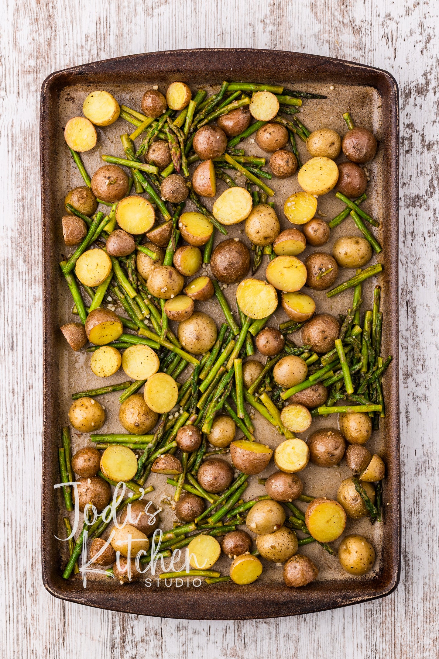 Lemon Garlic Roasted Potatoes & Asparagus